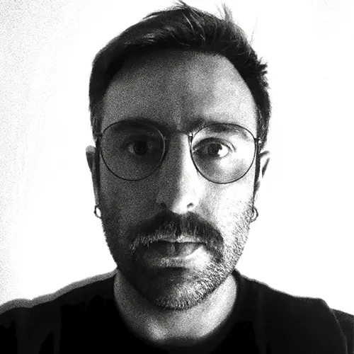 Santiago Farrell, profesor de fotografía de la Escuela Mistos de Alicante