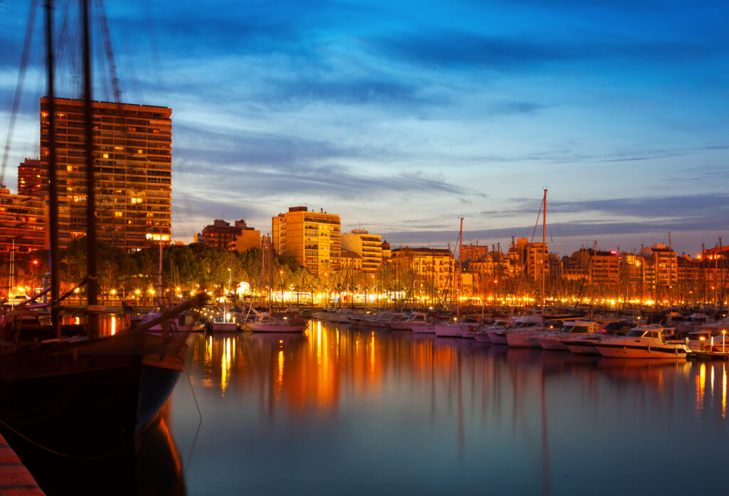 Salida fotografía nocturna Alicante escuela Mistos paisaje street photo larga exposición