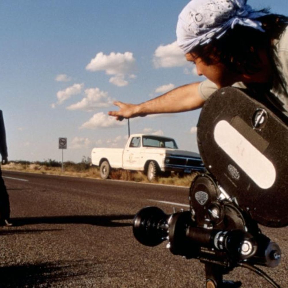 EL MARIACHI, Carlos Gallardo, director Robert Rodriguez, on set, 1992. ©Columbia Pictures